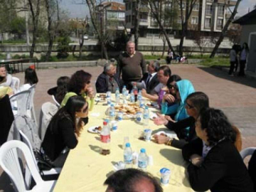 Portekizli Öğrencilere Yafem’den Yemek