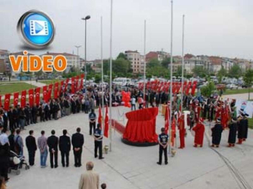 Şehitler Anıtı Törenle Açıldı