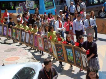 350 Metrelik Resim Görenleri Şaşkına Çevirdi