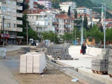 Esenköy'de Yürüme Yolu Çalışmaları Sürüyor