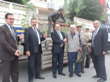 Cumhuriyet İçin 2 Bin 500 Fidan