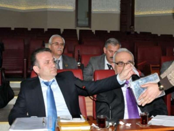 Ak Komisyonlar Seçildi