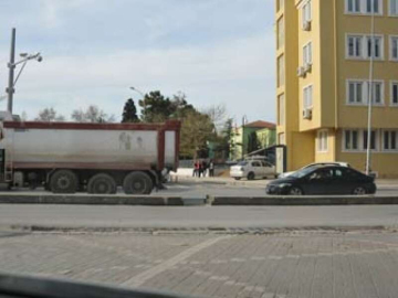 Hastane Yönüne Refüj Engeli