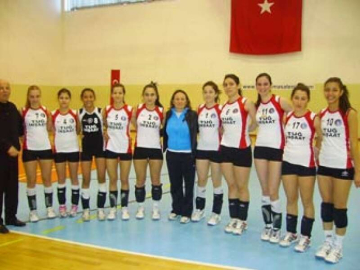 Çiftlikköy Belediyesi Voleybolda Hedef Büyüttü 