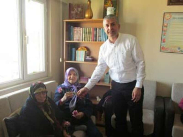 Ak Partililer Huzur Evini Ziyaret Etti