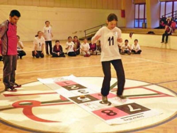 Seksek Ve Mendil Kapmaca'da İli Temsil Etmek İçin Ter Döküyorlar