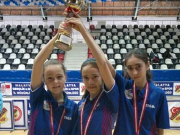 Bahçeşehir Koleji’nin Raketleri Türkiye Şampiyonu Oldu