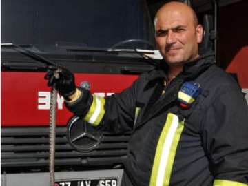 Yalova Belediyesinden Çıngıraklı Yılan Operasyonu