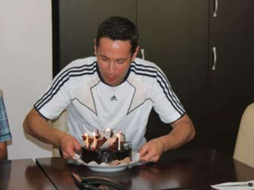 Koçal'dan, Özkahya'ya Sürpriz Doğum Günü