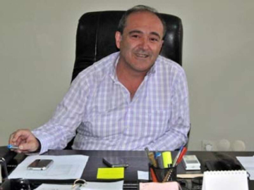 Belediye Süs Havuzu İçin Kolları Sıvadı