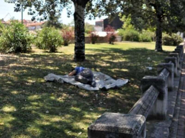 Sıcaktan Bunalan Vatandaşlar Kendini Parklara Attı