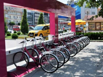 Akıllı Bisikletleri Ve Durakları Kırdılar