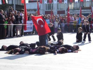 Çınarcık Cumhuriyeti Coşkuyla Kutladı