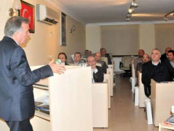 Koçal, "Siyasi Taassupla Oy Vermek Kente İhanettir"