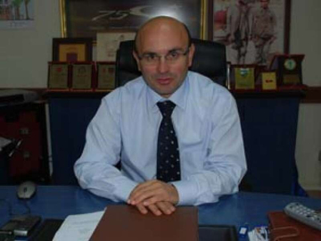 Oral, "Camiler Her Kesimi Kucaklar"
