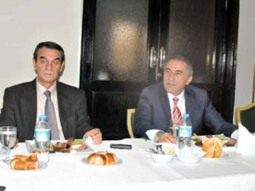 Vali Cebiroğlu Referandum'u Tarif Etti