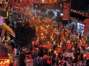 Yalovalılar Cumhuriyet Kutlamaları İçin Sokaklara Döküldü