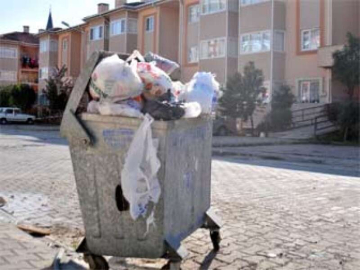 TOKİ'de Ki Çöp Manzaraları Tepki Topluyor