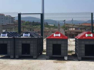 Plastikler Yuvaya Dönüştü