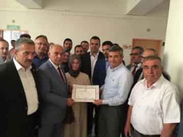 Demirel Mazbata Aldı