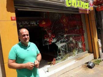 Yalovalı Cihan'ın Lokantası  Çinli Diye Taşlandı