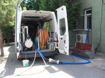 Altınova’da Camilere Özel Temizlik