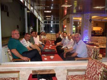 Ak Partili Belediye Başkanları İftarda Buluştu