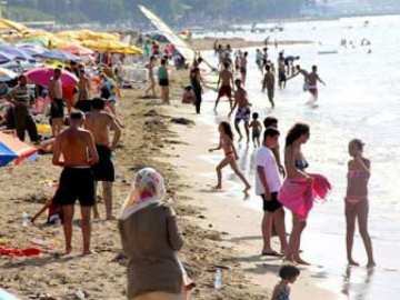 Çiftlikköy Sahilleri Hareketlendi