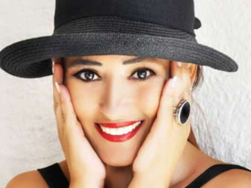  Hüner  Coşkuner'den İmza Günü