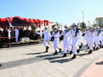 30 Ağustos'a Buruk Kutlama