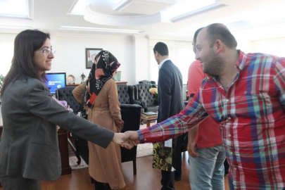  "Eğitime Ve Gençliğe Hizmet İçin Varız"