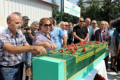 Türkali'nin Cenazesi Alkışlarıyla İstanbul'a Gönderildi