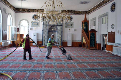 Camilere Bayram Temizliği 