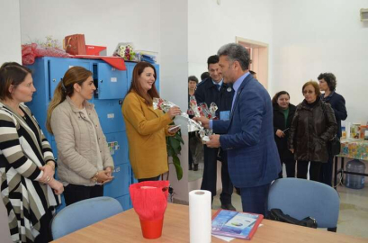 Kangal Öğretmenlere Hediye Verdi