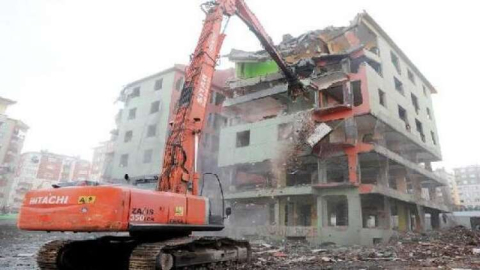 561 Riskli Yapıdan 396'sı Yıkıldı