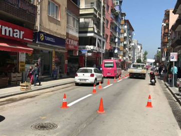 Cumhuriyet Caddesi'nde Şeritler Yenileniyor