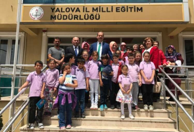 Tosun Öğrencilerle Birlikte Kitap Okudu