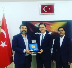 Dede'ye Teşekkür Plaketi