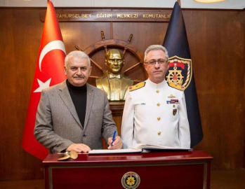 Başbakan Askerlik Yaptığı Birliği Ziyaret Etti