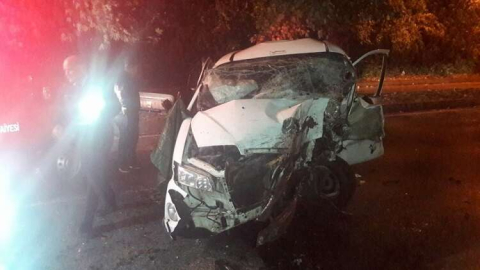 Kontrolden Çıkan Araç Hurdaya Döndü