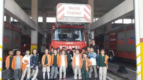 Öğrenciler İtfaiye Müdürlüğü'nü Gezdi
