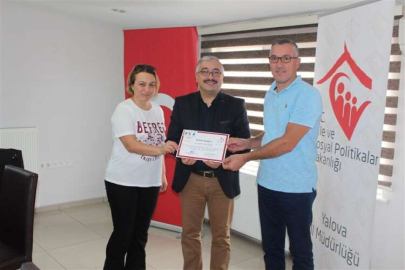 Koruyucu Ailelere Sertifikaları Dağıtıldı