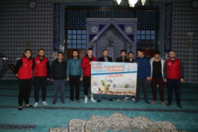 Gençler Sabah Namazında Buluşuyor