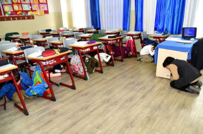 Deprem Tahliye Tatbikatları Sürüyor