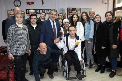 Engellilerden Rektör Cebeci’ye Tam Destek