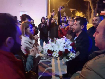 Minibüsçülerden Sağlıkçılara Alkışlı Destek