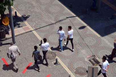 18-20 Yaş Grubunun Sokağa Çıkma Yasağı Kalktı