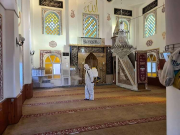 Esenköy’de Camiler İlaçlanıyor