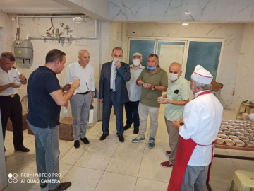 Vatandaşlara Aşure Dağıtımı Yapıldı