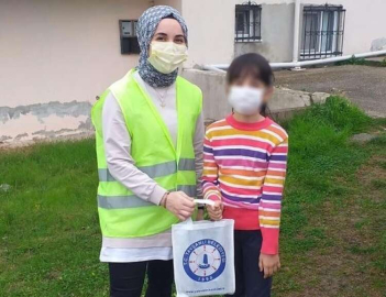 Tavşanlı Belediyesi Öğrencilere Tablet Dağıttı